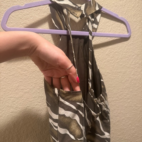 100% Silk Halter Neck Tank size 6 - Picture 5 of 7